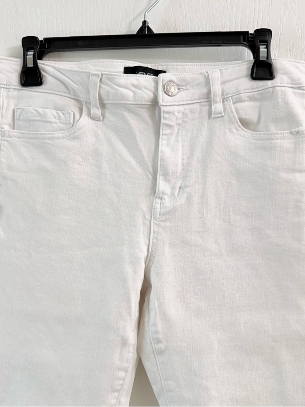 Vervet Women’s White Stretch Skinny Jeans with Raw Hem - Picture 2 of 6